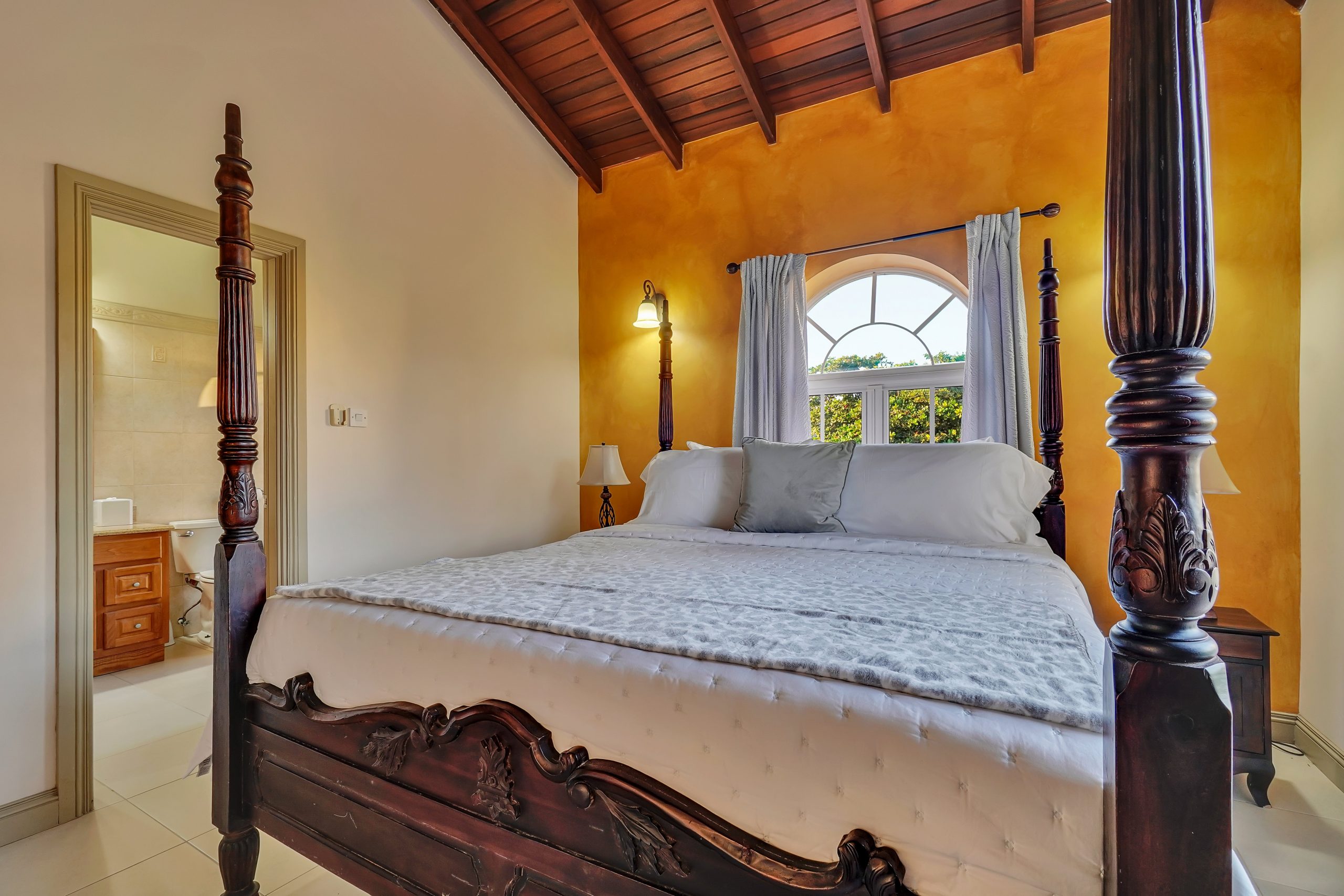 Adunay-Suite-3003-12_bzzt-scaled