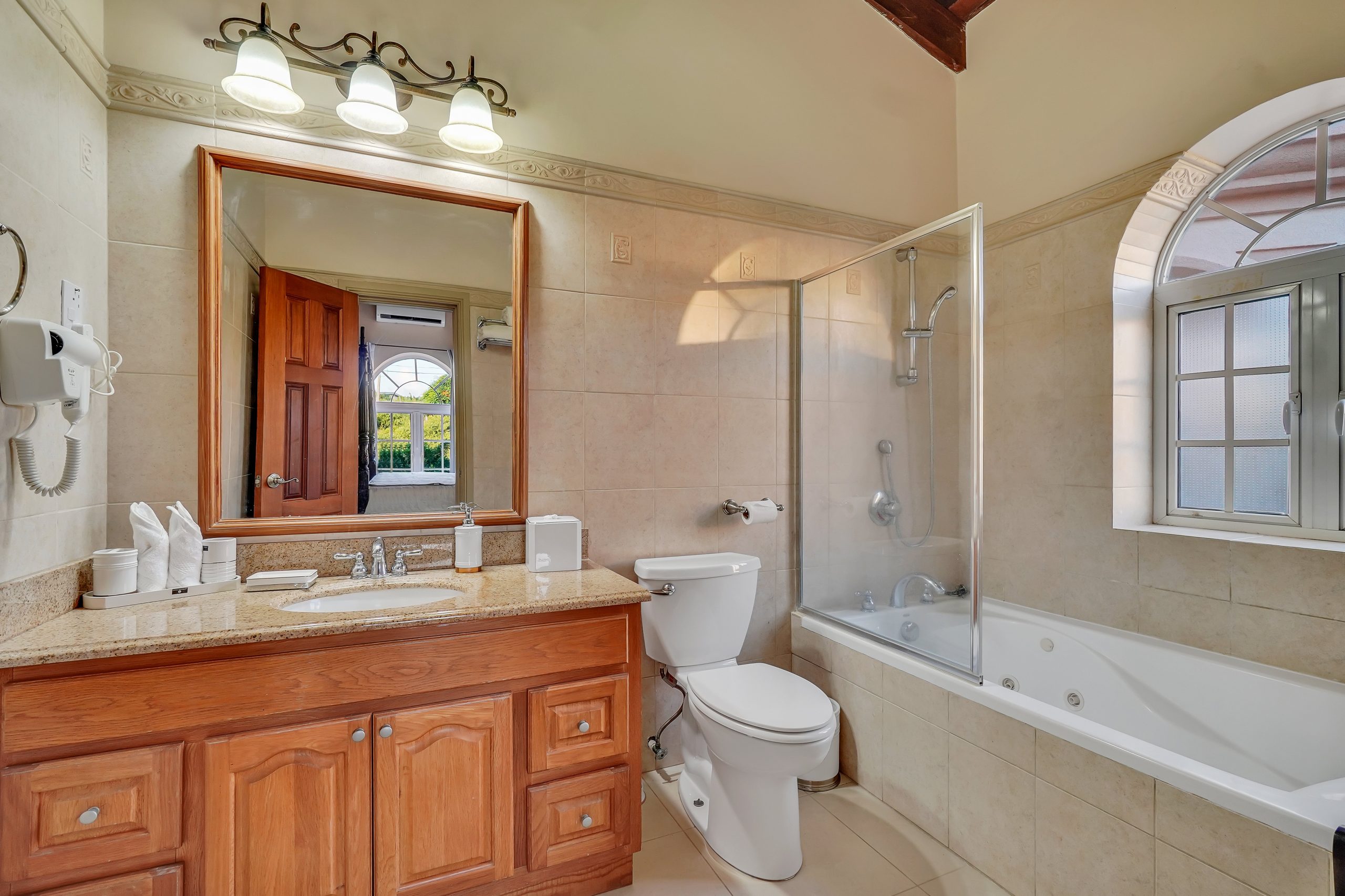 Adunay-Suite-3003-14_bzzt-scaled