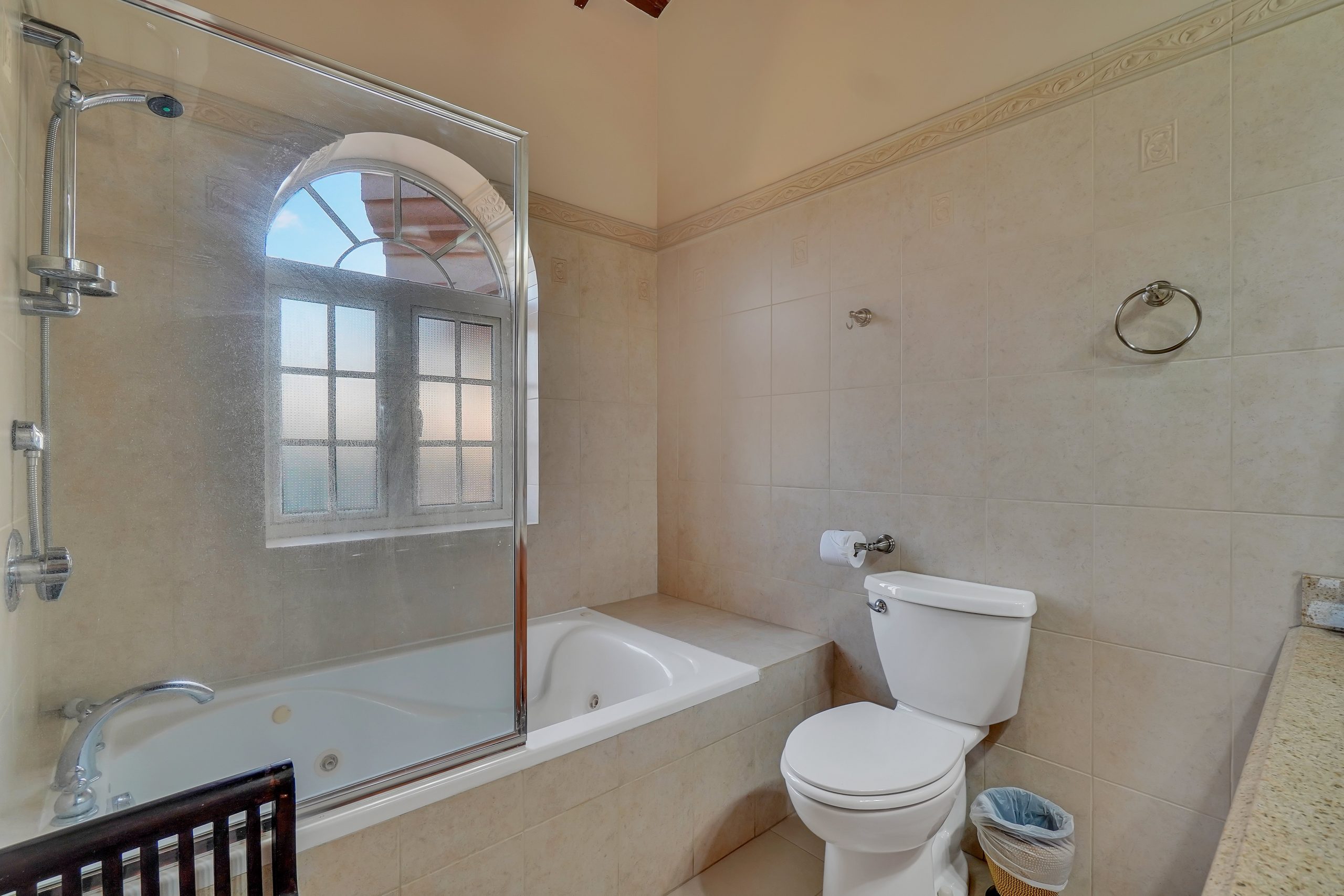 Adunay-Suite-3003-21_bzzt-scaled
