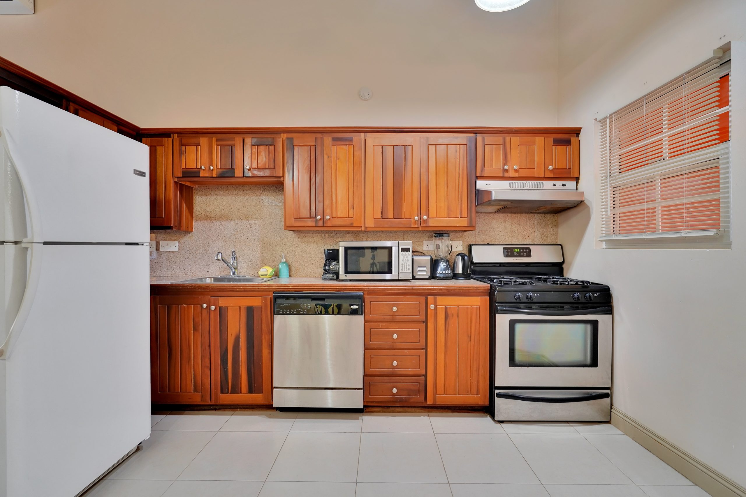 Adunay-Suite-3003-3_bzzt-scaled