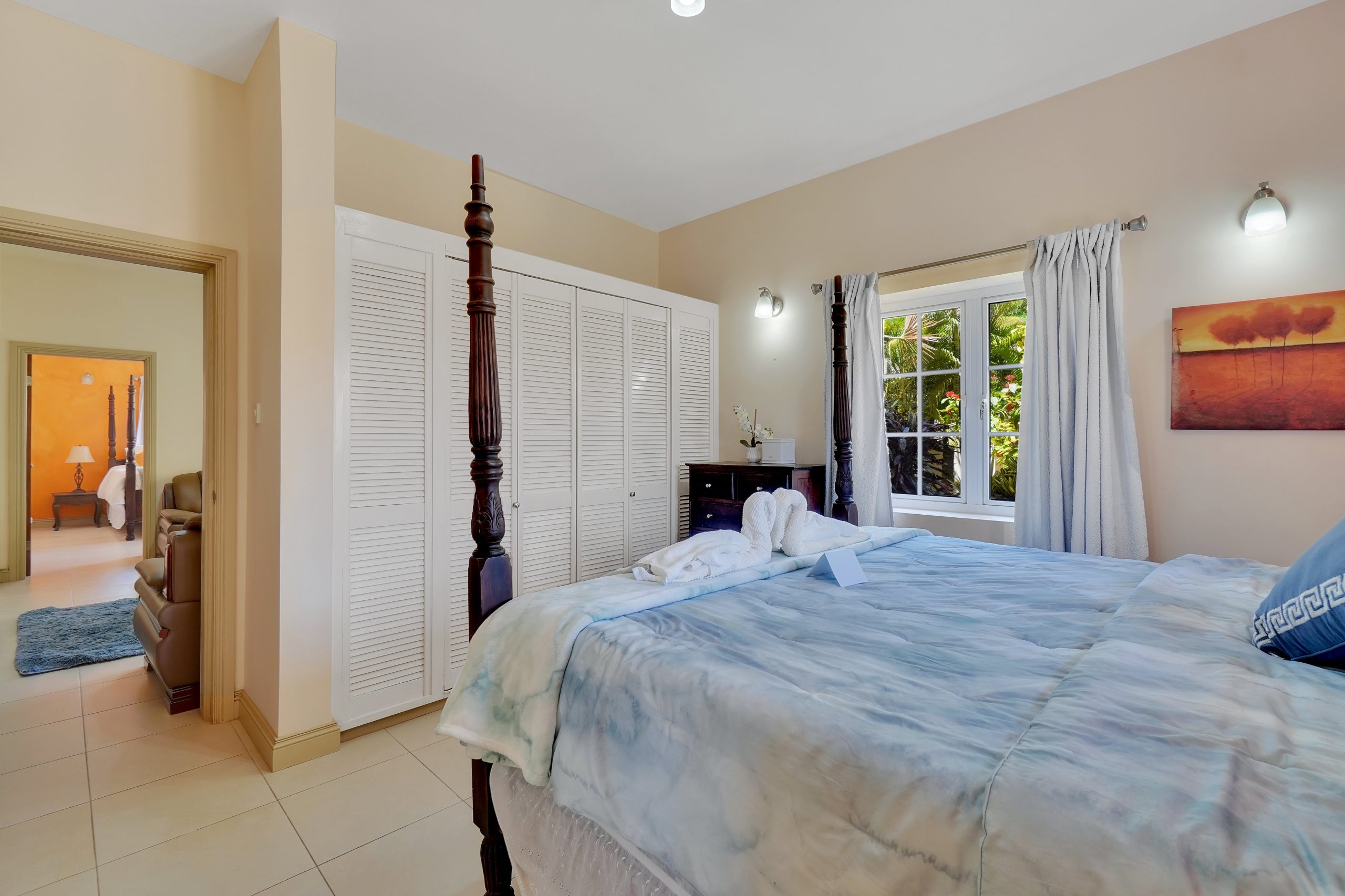 Bougainvillea-Suite-1002-23_bzzt-scaled