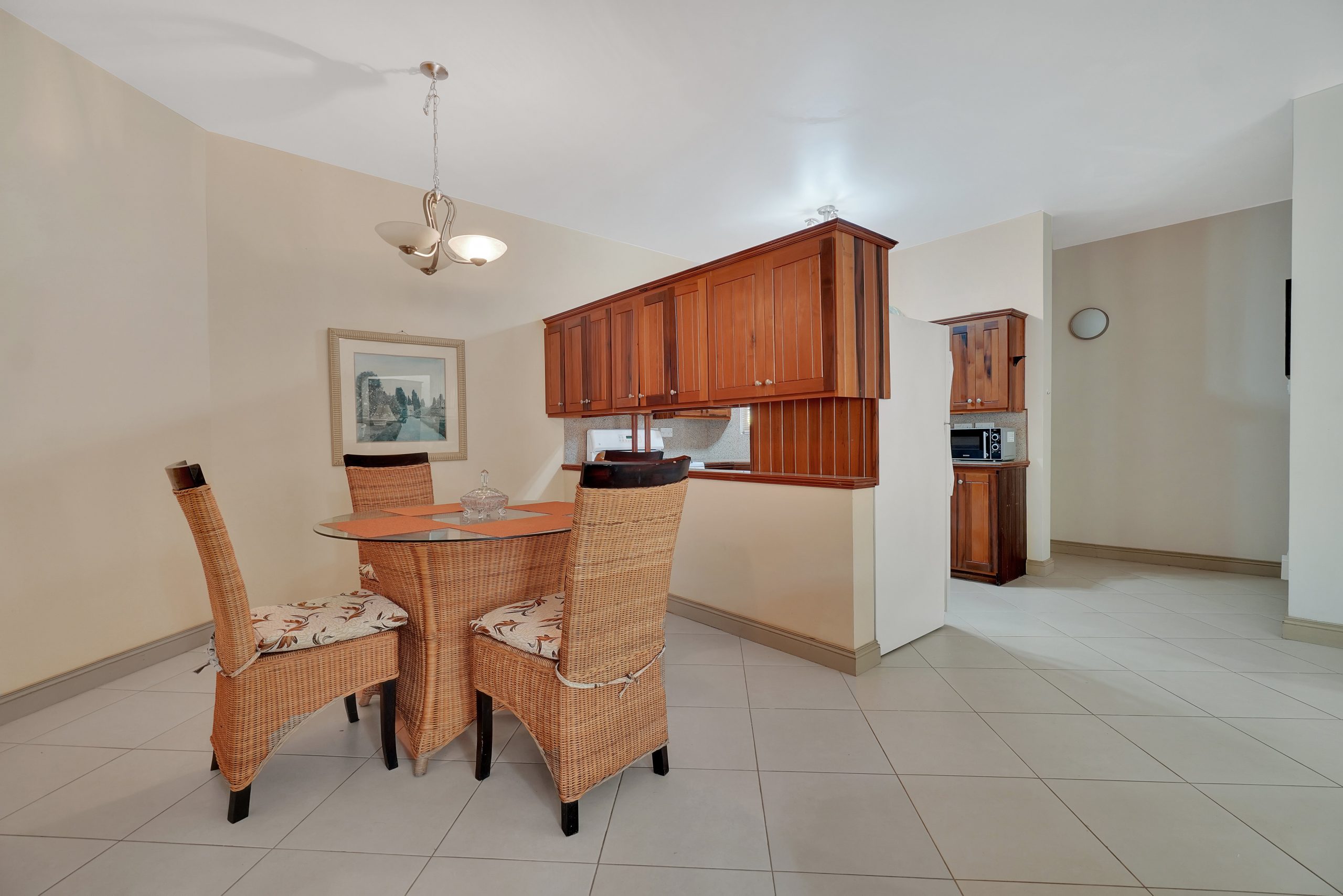 Bougainvillea-Suite-1002-7_bzzt-scaled