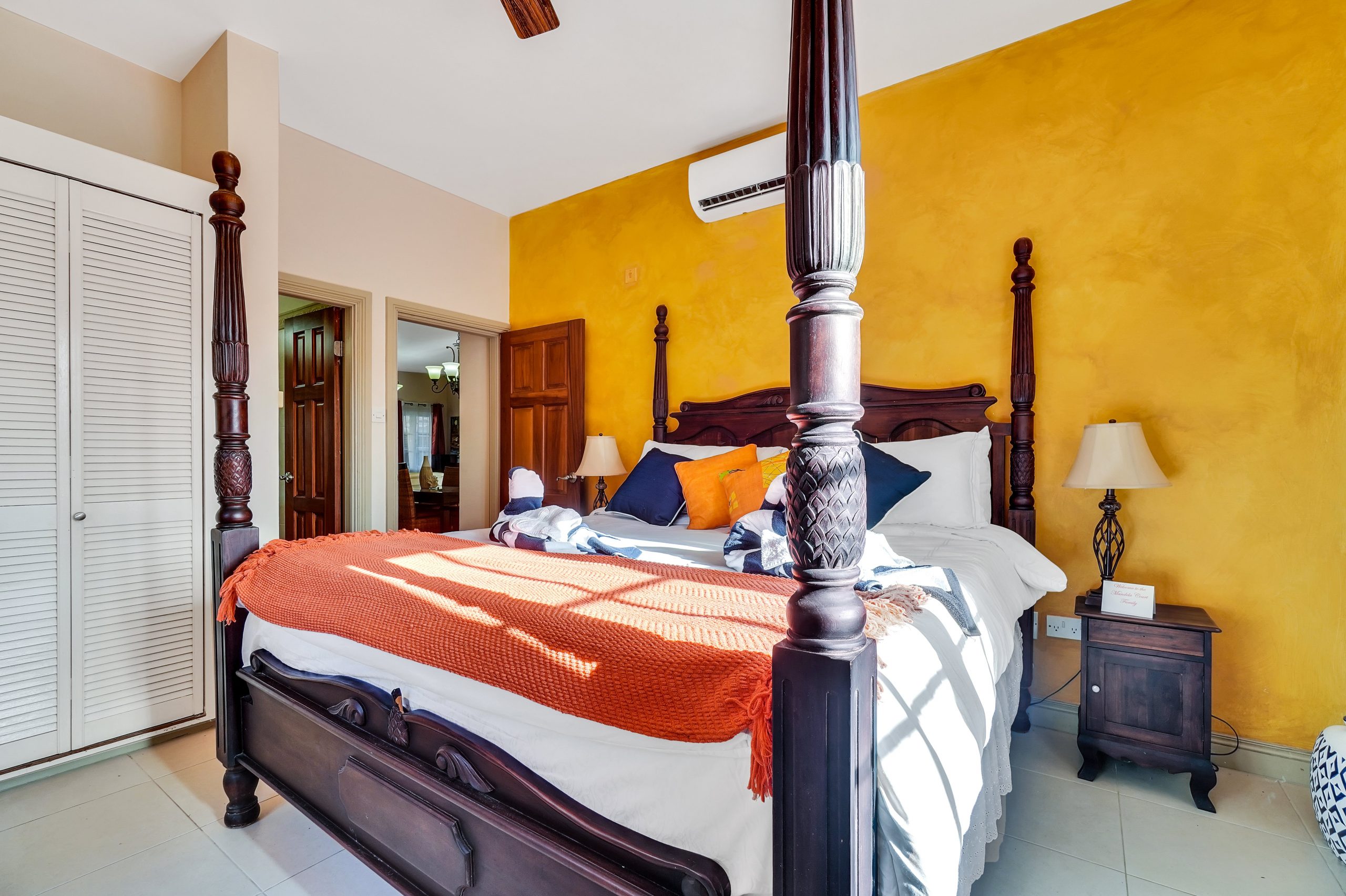 Poolside-Family-suite-1001-3_bzzt-scaled
